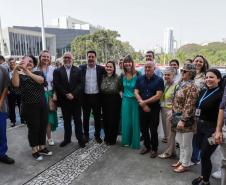 Curitiba, 23 de setembro de 2024 - O governador Carlos Massa Ratinho Junior realiza a entrega de veículos destinados ao serviço de transporte de órgãos.