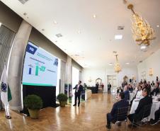 Ratinho Junior apresenta avanços econômicos e sociais do Paraná a empresários