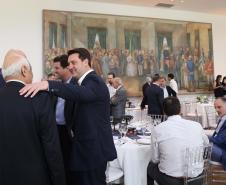 Ratinho Junior apresenta avanços econômicos e sociais do Paraná a empresários