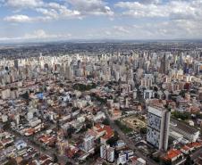 331 municípios paranaenses têm saldo positivo de geração de empregos em 2024