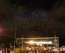 Com o céu iluminado por mais de 600 drones, o Governo do Estado deu o pontapé inicial para a maior edição da história do Verão Maior Paraná.. A cerimônia de lançamento, que aconteceu nesta quarta-feira (27), contou com a presença do governador Carlos Massa Ratinho Junior.