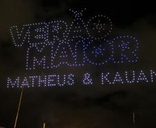 Com o céu iluminado por mais de 600 drones, o Governo do Estado deu o pontapé inicial para a maior edição da história do Verão Maior Paraná.. A cerimônia de lançamento, que aconteceu nesta quarta-feira (27), contou com a presença do governador Carlos Massa Ratinho Junior.