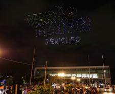 Com o céu iluminado por mais de 600 drones, o Governo do Estado deu o pontapé inicial para a maior edição da história do Verão Maior Paraná.. A cerimônia de lançamento, que aconteceu nesta quarta-feira (27), contou com a presença do governador Carlos Massa Ratinho Junior.