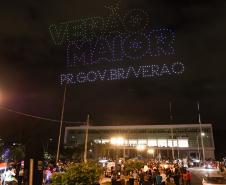 Com o céu iluminado por mais de 600 drones, o Governo do Estado deu o pontapé inicial para a maior edição da história do Verão Maior Paraná.. A cerimônia de lançamento, que aconteceu nesta quarta-feira (27), contou com a presença do governador Carlos Massa Ratinho Junior.
