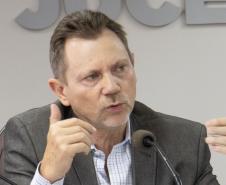 Junta Comercial do Paraná inicia treinamento de IA para uso no Empresa Fácil