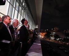 Com o céu iluminado por mais de 600 drones, o Governo do Estado deu o pontapé inicial para a maior edição da história do Verão Maior Paraná.. A cerimônia de lançamento, que aconteceu nesta quarta-feira (27), contou com a presença do governador Carlos Massa Ratinho Junior.
