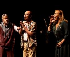 Centro Cultural Teatro Guaíra - CCTG - Guairinha - Ninguém Dirá Que É Tarde Demais, com Arlete Salles e Edwin Luisi – Arlete Salles retorna aos palcos ao lado de Edwin Luisi em uma peça que explora o amor na terceira idade, ambientada no isolamento social da pandemia de Covid-19.