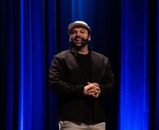 Centro Cultural Teatro Guaíra - CCTG - Guairinha - Ninguém Dirá Que É Tarde Demais, com Arlete Salles e Edwin Luisi – Arlete Salles retorna aos palcos ao lado de Edwin Luisi em uma peça que explora o amor na terceira idade, ambientada no isolamento social da pandemia de Covid-19.