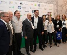 O Paraná vai dar um novo passo em seu programa habitacional, o Casa Fácil Paraná. O governador Carlos Massa Ratinho Junior assinou nesta quarta-feira (4), durante a abertura do Fórum Nacional de Habitação de Interesse Social, um convênio de US$ 187 milhões (R$ 1,13 bilhão) com o Banco Interamericano de Desenvolvimento (BID) para o Vida Nova, modalidade do Casa Fácil voltada a famílias em situação de vulnerabilidade social.