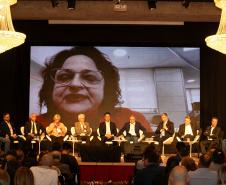 O Paraná vai dar um novo passo em seu programa habitacional, o Casa Fácil Paraná. O governador Carlos Massa Ratinho Junior assinou nesta quarta-feira (4), durante a abertura do Fórum Nacional de Habitação de Interesse Social, um convênio de US$ 187 milhões (R$ 1,13 bilhão) com o Banco Interamericano de Desenvolvimento (BID) para o Vida Nova, modalidade do Casa Fácil voltada a famílias em situação de vulnerabilidade social.