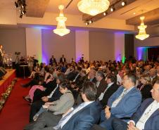 O Paraná vai dar um novo passo em seu programa habitacional, o Casa Fácil Paraná. O governador Carlos Massa Ratinho Junior assinou nesta quarta-feira (4), durante a abertura do Fórum Nacional de Habitação de Interesse Social, um convênio de US$ 187 milhões (R$ 1,13 bilhão) com o Banco Interamericano de Desenvolvimento (BID) para o Vida Nova, modalidade do Casa Fácil voltada a famílias em situação de vulnerabilidade social.