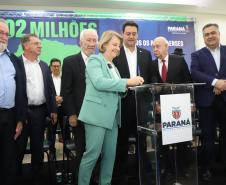 O governador Carlos Massa Ratinho Junior liberou nesta terça-feira (10) um pacote de R$ 502 milhões em investimentos para fortalecer a estratégia de regionalização dos serviços de saúde no Paraná.