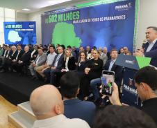 O governador Carlos Massa Ratinho Junior liberou nesta terça-feira (10) um pacote de R$ 502 milhões em investimentos para fortalecer a estratégia de regionalização dos serviços de saúde no Paraná.