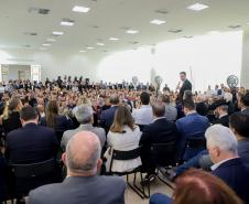 O governador Carlos Massa Ratinho Junior liberou nesta terça-feira (10) um pacote de R$ 502 milhões em investimentos para fortalecer a estratégia de regionalização dos serviços de saúde no Paraná.