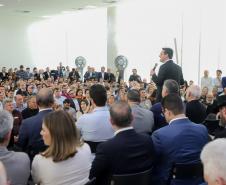 O governador Carlos Massa Ratinho Junior liberou nesta terça-feira (10) um pacote de R$ 502 milhões em investimentos para fortalecer a estratégia de regionalização dos serviços de saúde no Paraná.