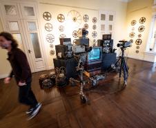 Centro Cultural Teatro Guaíra - CCTG - Guairinha - Ninguém Dirá Que É Tarde Demais, com Arlete Salles e Edwin Luisi – Arlete Salles retorna aos palcos ao lado de Edwin Luisi em uma peça que explora o amor na terceira idade, ambientada no isolamento social da pandemia de Covid-19.
