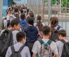 Investimento histórico: Educação do Paraná celebra repasse do VAAR em 2025