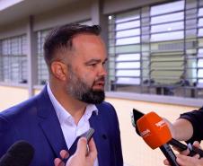 Volta às aulas e entrega de kits escolares