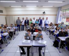 Volta às aulas e entrega de kits escolares