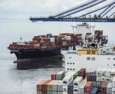 Exportações paranaenses chegam a 167 países e somam US$ 1,45 bilhão em janeiro Foto: Claudio Neves/Portos do Paraná