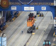 Exportações paranaenses chegam a 167 países e somam US$ 1,45 bilhão em janeiro Foto: Claudio Neves/Portos do Paraná