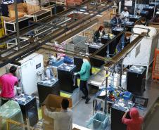 77% dos municípios paranaenses tiveram saldo positivo de empregos em 2024