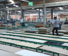 Acima da média nacional, indústria do Paraná cresce 4,2% em 2024