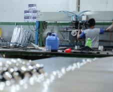 77% dos municípios paranaenses tiveram saldo positivo de empregos em 2024