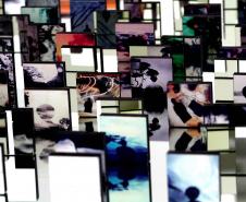 Museu de Arte Contemporânea do Paraná (MAC Paraná) - No MAC no MON, a artista Guita Soifer apresenta a exposição a Trama Intrincada do Tempo que traz pinturas, esculturas, fotografias, gravuras, vídeos e instalações explorando o tempo, a memória e as transformações da matéria