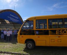 O governador Calos Massa Ratinho Junior iniciou nesta segunda-feira (10) a entrega dos 209 novos ônibus escolares adquiridos para uso no programa Caminho da Escola.