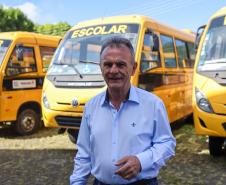 O governador Calos Massa Ratinho Junior iniciou nesta segunda-feira (10) a entrega dos 209 novos ônibus escolares adquiridos para uso no programa Caminho da Escola.