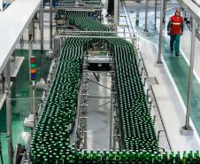 Acima da média nacional, indústria do Paraná cresce 4,2% em 2024