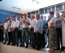 https://www.aen.pr.gov.br/Noticia/Governo-entrega-R-27-milhoes-em-equipamentos-para-colegios-agricolas-durante-o-Show-Rural