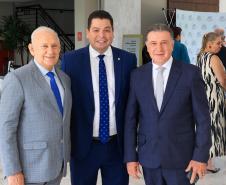 O secretário-chefe da Casa Civil, João Carlos Ortega, representando o governador Carlos Massa Ratinho Junior, entregou a Mensagem do Executivo ao Legislativo , um documento de 335 páginas que detalha os projetos, investimentos e resultados alcançados no ano passado, além dos objetivos para 2025.
