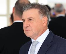 O secretário-chefe da Casa Civil, João Carlos Ortega, representando o governador Carlos Massa Ratinho Junior, entregou a Mensagem do Executivo ao Legislativo , um documento de 335 páginas que detalha os projetos, investimentos e resultados alcançados no ano passado, além dos objetivos para 2025.