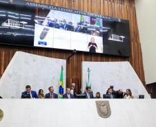 O secretário-chefe da Casa Civil, João Carlos Ortega, representando o governador Carlos Massa Ratinho Junior, entregou a Mensagem do Executivo ao Legislativo , um documento de 335 páginas que detalha os projetos, investimentos e resultados alcançados no ano passado, além dos objetivos para 2025.