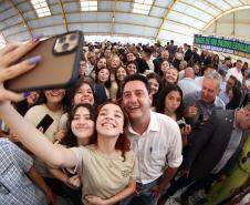 O governador Calos Massa Ratinho Junior iniciou nesta segunda-feira (10) a entrega dos 209 novos ônibus escolares adquiridos para uso no programa Caminho da Escola.