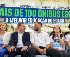 O governador Calos Massa Ratinho Junior iniciou nesta segunda-feira (10) a entrega dos 209 novos ônibus escolares adquiridos para uso no programa Caminho da Escola.