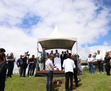 O governador Carlos Massa Ratinho Junior participou nesta sexta-feira (21), em Campina Grande do Sul, na Região Metropolitana de Curitiba, do lançamento da pedra fundamental da primeira fábrica de nanofertilizantes do Brasil.