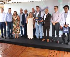 O governador Carlos Massa Ratinho Junior participou nesta sexta-feira (21), em Campina Grande do Sul, na Região Metropolitana de Curitiba, do lançamento da pedra fundamental da primeira fábrica de nanofertilizantes do Brasil.