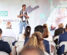 O governador Carlos Massa Ratinho Junior participou nesta sexta-feira (21), em Campina Grande do Sul, na Região Metropolitana de Curitiba, do lançamento da pedra fundamental da primeira fábrica de nanofertilizantes do Brasil.