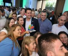 O governador Carlos Massa Ratinho Junior anunciou nesta quinta-feira (13) a liberação de R$ 1,2 bilhão para a saúde pública do Estado, durante o evento Saúde em Movimento, em Foz do Iguaçu, na região Oeste.