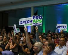 O governador Carlos Massa Ratinho Junior anunciou nesta quinta-feira (13) a liberação de R$ 1,2 bilhão para a saúde pública do Estado, durante o evento Saúde em Movimento, em Foz do Iguaçu, na região Oeste.