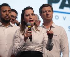 O governador Carlos Massa Ratinho Junior anunciou nesta quinta-feira (13) a liberação de R$ 1,2 bilhão para a saúde pública do Estado, durante o evento Saúde em Movimento, em Foz do Iguaçu, na região Oeste.