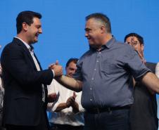 O governador Carlos Massa Ratinho Junior anunciou nesta quinta-feira (13) a liberação de R$ 1,2 bilhão para a saúde pública do Estado, durante o evento Saúde em Movimento, em Foz do Iguaçu, na região Oeste.
