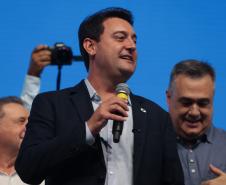 O governador Carlos Massa Ratinho Junior anunciou nesta quinta-feira (13) a liberação de R$ 1,2 bilhão para a saúde pública do Estado, durante o evento Saúde em Movimento, em Foz do Iguaçu, na região Oeste.