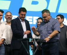 O governador Carlos Massa Ratinho Junior anunciou nesta quinta-feira (13) a liberação de R$ 1,2 bilhão para a saúde pública do Estado, durante o evento Saúde em Movimento, em Foz do Iguaçu, na região Oeste.