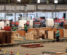 Indústria do Paraná cresce acima da média em janeiro e tem alta de 3,9% em 12 meses