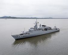 90 anos do Porto de Paranaguá: navio de guerra da Marinha recebe visitantes no Litoral