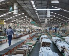Indústria do Paraná cresce acima da média em janeiro e tem alta de 3,9% em 12 meses